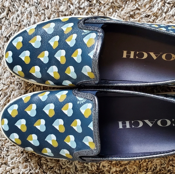 Shoes - Picture 3 of 7